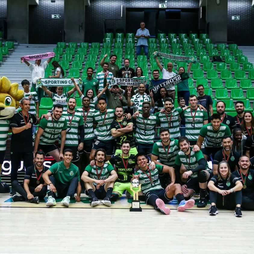 laurlovestolift's tweet image. esta atitude dos atletas 💚 #VoleiSCP #ModalidadesSCP @SCPModalidades