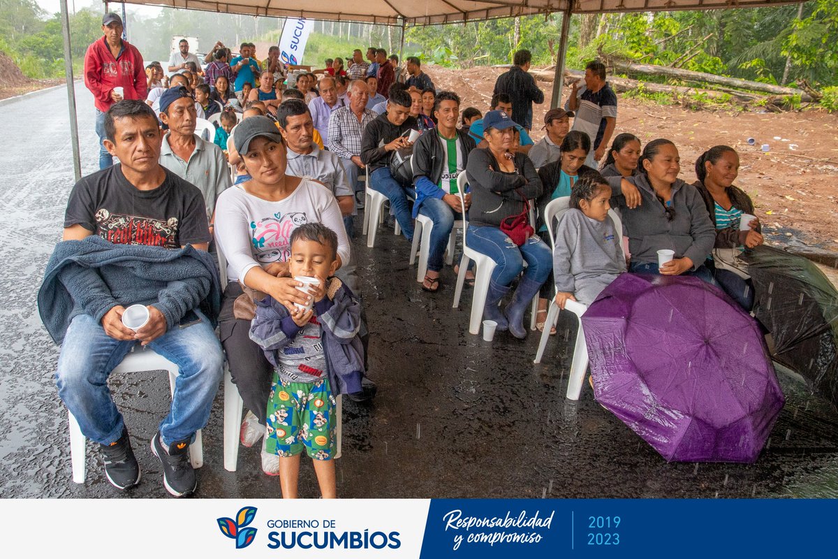 GobSucumbios's tweet photo. Amado Chávez recibió la visita de Homero Castanier Gerente General del Banco de Desarrollo del Ecuador, con quien realizaron un recorrido por importantes proyectos viales de asfaltado ejecutados y financiados por el BDE.

#AmadoChávezPrefecto
#ResponsabilidadYcompromiso
#Gestión https://t.co/Qmv7AGJGJe