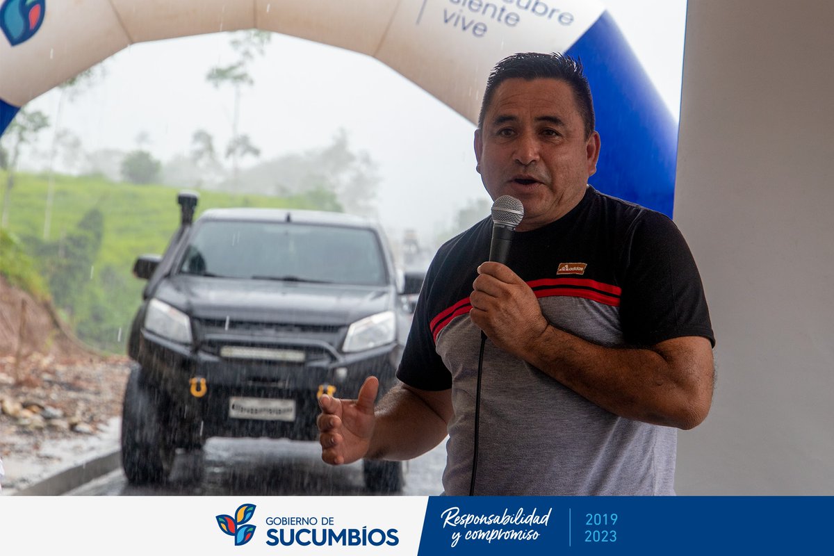 GobSucumbios's tweet photo. Amado Chávez recibió la visita de Homero Castanier Gerente General del Banco de Desarrollo del Ecuador, con quien realizaron un recorrido por importantes proyectos viales de asfaltado ejecutados y financiados por el BDE.

#AmadoChávezPrefecto
#ResponsabilidadYcompromiso
#Gestión https://t.co/Qmv7AGJGJe