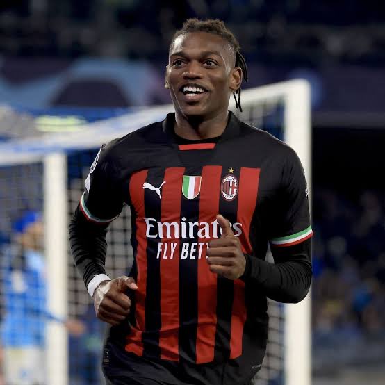 MilanEye's tweet photo. 🚨 Leao has signed his contract extension with Milan until June 2028. Last bureaucracies remain before depositing the contract and the official announcement

[@Gazzetta_it, @DAZN_IT] https://t.co/87ataupyGW