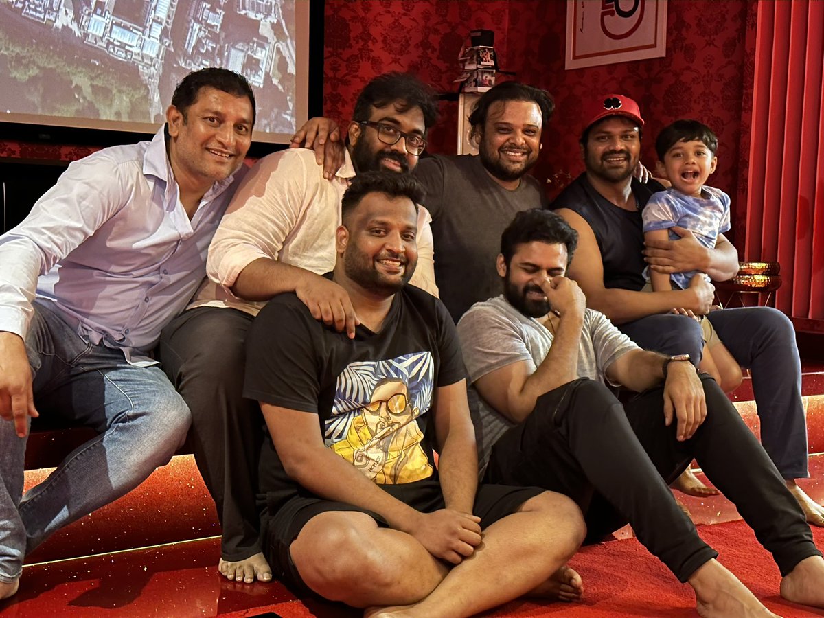 HeroManoj1's tweet photo. Had a super cooking session with my brothers today at my new home. ❤️

#NawinVijayKrishna cooked the best biryani ever 😍 ❤️🙏🏼 @BiryaniTimes'#Ranjith butter chicken is pure delight to eat. 😋

@IamSaiDharamTej babai congratulations once again for the blockbuster #Virupaksha ❤️ https://t.co/vKxtAfelg7