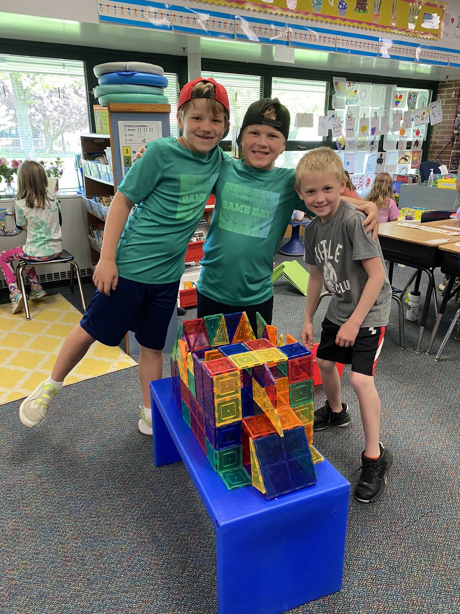 MsSMahal's tweet photo. G is for Game Day! Students enjoyed day 7 in our ABC Countdown to summer! Board games, building games, even imaginative games! #19days https://t.co/SPDeDSDBXr