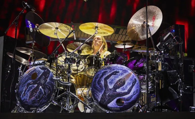 Everyone wish Danny Carey a very Happy Birthday!    