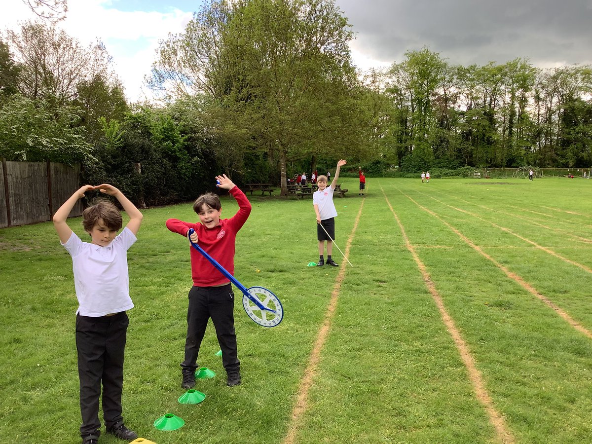 Barfordstpeters's tweet photo. If Earth were 1m away from the Sun, how far would the rest of the planets be? Year 5 have been recreating the solar system on our school field, and Neptune is really far away! Can you spot the children representing Neptune? #bspScience https://t.co/xwWKLO64Bs