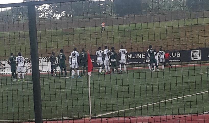 onlinefanclubz2's tweet photo. It's Half - Time
#Peace_Cup 🏆2023
APR FC 1 - 0 KIYOVU Sport
Scored By Kwitonda Alain Backer ⚽ on 23' https://t.co/OIT2xWGqcd