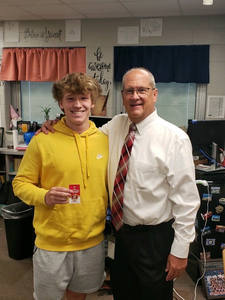 RaiderUpdates's tweet photo. Love presenting IHSAA Sportsmanship pins to deserving individuals. Today I had the privilege of presenting one to Brogan Newton. Always positive and is a great teammate! ⁦@HHSPrincipal10⁩ ⁦@IHSAA1⁩ ⁦@RaiderAsstAD⁩ https://t.co/XsxKbkSGdM