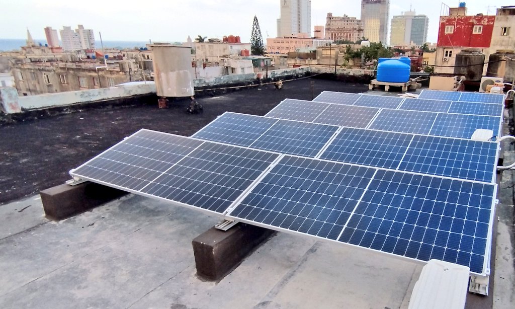 lucendipro's tweet photo. Con nuestros kits no tendrás que preocuparte por buscar y seleccionar cada pieza individualmente; pues tendrás una solución completa que es fácil de instalar, rentable y compatible. ⚡☀️👌

Más detalles: https://t.co/pglGqvF0rx

Entregas en 24 y 72 horas en toda La Habana. 🚚 https://t.co/Oo1btyDtuQ