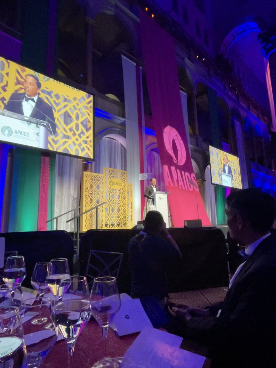 San Diego represented at “Asian Prom”! Congratulations @MayorToddGloria for receiving the Pioneer Award at the 29th Annual @APAICS Awards Gala. Thank you @MadaleneMielke + APAICS Board of Directors for all your advocacy and for hosting!

#EmpoweringOurCommunity #APAICSLeads