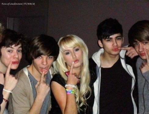 _Rai18_'s tweet image. Niall looks a little bit different here...