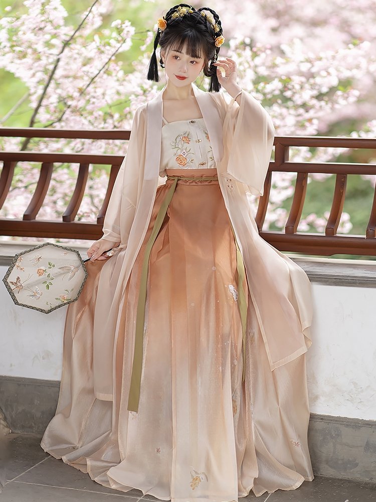 Beautiful_Hanfu's tweet photo. 宋制汉服 
Hanfu of Song Dynasty style 

#ChineseCostume #中国风 #中華風
 #Chinese_style #hanfu_challenge
#汉服 #漢服 #한푸 #hanfu https://t.co/uy4Ag2li4J