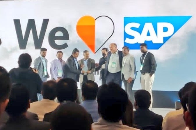 enoahisolution's tweet photo. Proud and delighted to announce eNoah was awarded the "Partner of the Year 2022” by #SAP at “2023 #SAPPartnerSummit for SME” in #Bangkok. Congrats Team👍
#SAPPartnerSummitforSME  #SAPBusinessOne #SAPPartnerNetwork #PartnerSuccess  #SAPIndia #SAPB1 @SAPBusinessOne @pallavi_lkhnpl https://t.co/aiulCYfFbE