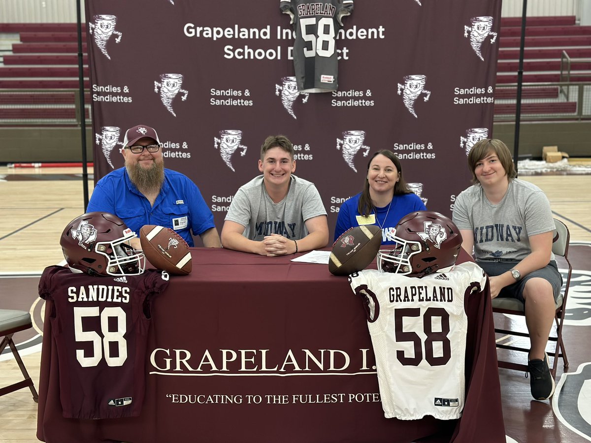 Juwan Lee on Twitter "Grapeland Sandie Trinity Miller signed his letter of intent today to play