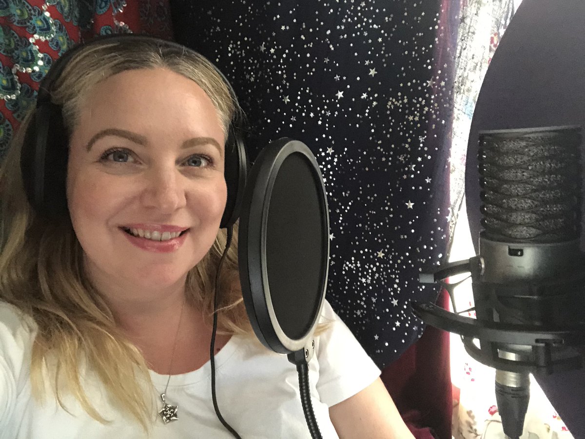 MediaClare's tweet photo. Just me feeling really happy with my new headphones! So nice to finally get my own brand new pair that fit well. (Always used 2nd hand b4) Canβt wait to try them out recording my next audiobook chapter π₯³π€©
#voa #audiobookrecording #author #VO #actress https://t.co/DlZ4kwu65f