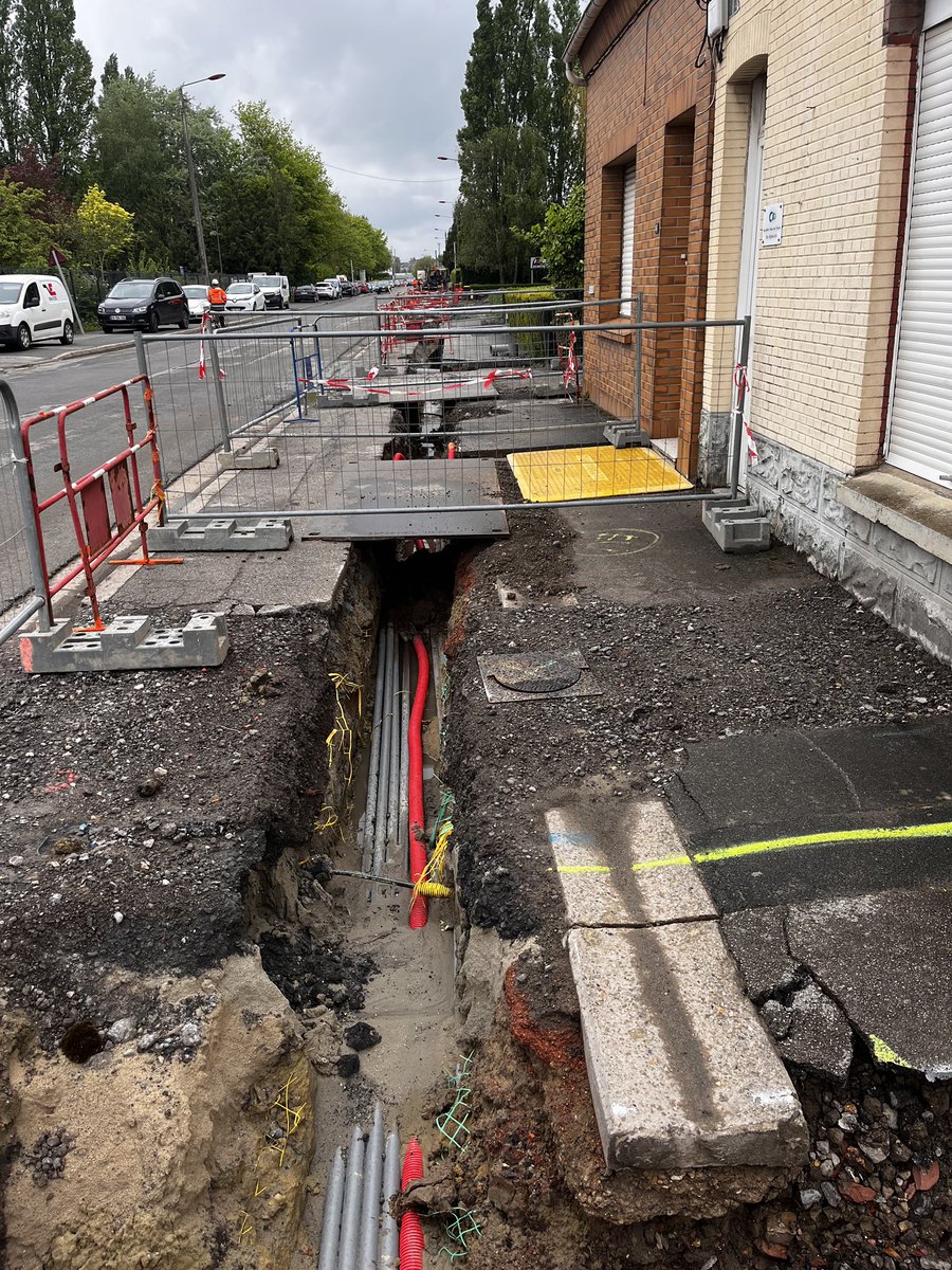 EnergieFlandre's tweet photo. En images - chantier d’effacement et enfouissement des réseaux à #Nieppe
✅ résorption des fils nus avec le soutien de @enedis_npdc
✅ rénovation de l’éclairage public
Un projet du @siecf réalisé par le groupement @CiteosOfficial #FlashEnergies et #Stps https://t.co/M3a8SZNN40