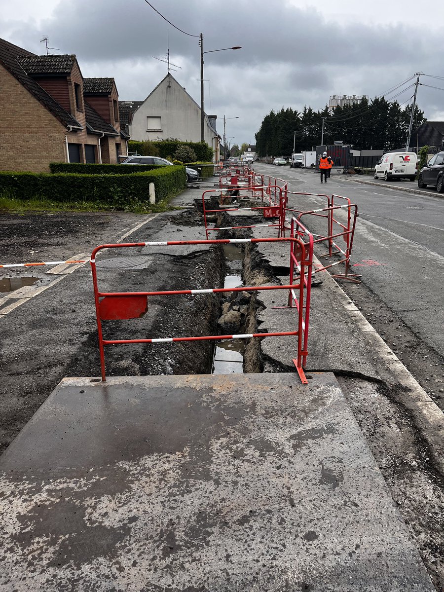 EnergieFlandre's tweet photo. En images - chantier d’effacement et enfouissement des réseaux à #Nieppe
✅ résorption des fils nus avec le soutien de @enedis_npdc
✅ rénovation de l’éclairage public
Un projet du @siecf réalisé par le groupement @CiteosOfficial #FlashEnergies et #Stps https://t.co/M3a8SZNN40