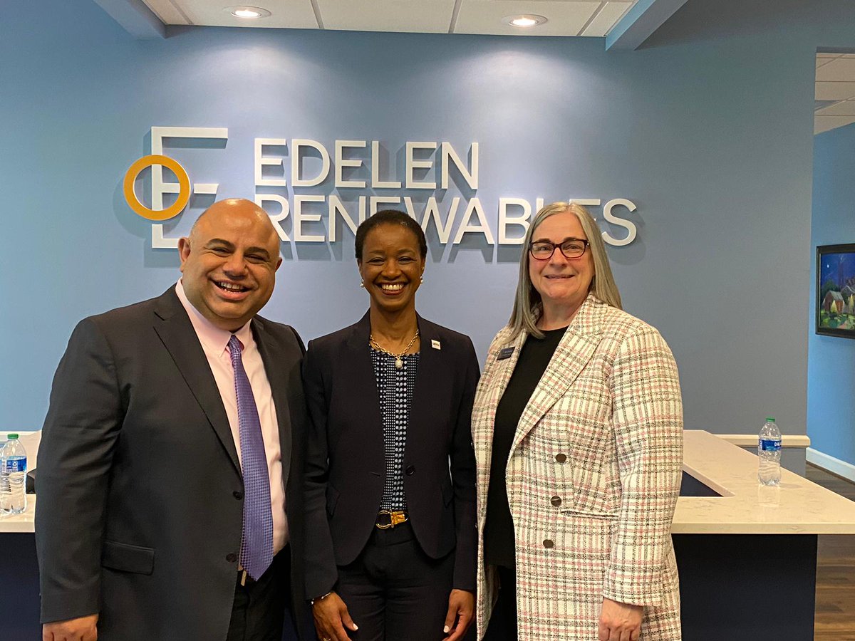 USTDAdirector46's tweet photo. Thank you #MakingGlobalLocal partner @worldtrade_ky for organizing today’s roundtable with Lexington business leaders at @EdelenRenewable. https://t.co/ukyh7Xs7CT