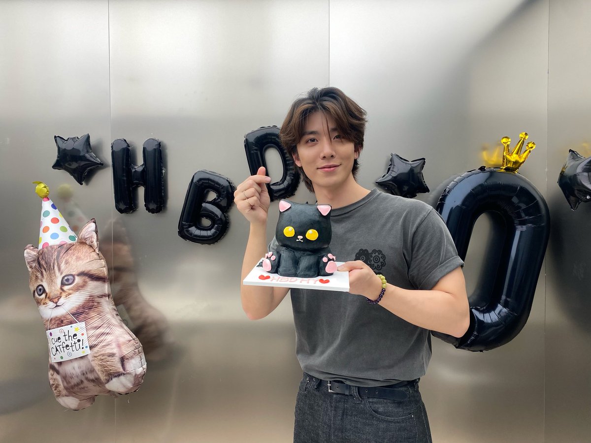 lovsohe's tweet photo. Feliz aniversário, Hwi!!🥳
TE AMO MUITO 🤍🩷
#HWIYOUNG #HappyBirthday #SF9 #HWIYOUNGDAY https://t.co/G9qGFS8O3Y