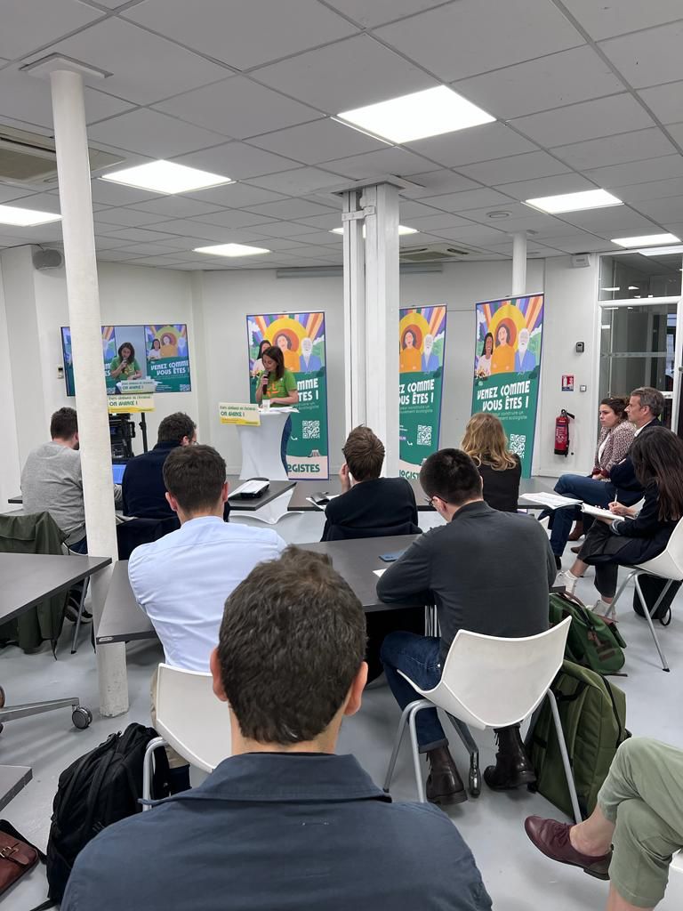 marinetondelier's tweet photo. 🗣 Conférence de presse sur les États généraux de l'écologie : on avance !  

L'occasion de souligner le beau succès rencontré par ces EGE et d'annoncer le prochain calendrier, les évènements ainsi que de détailler certains points. 

👉 Rendez-vous sur https://t.co/qV5d8pNRzh https://t.co/TaVYCruq8r