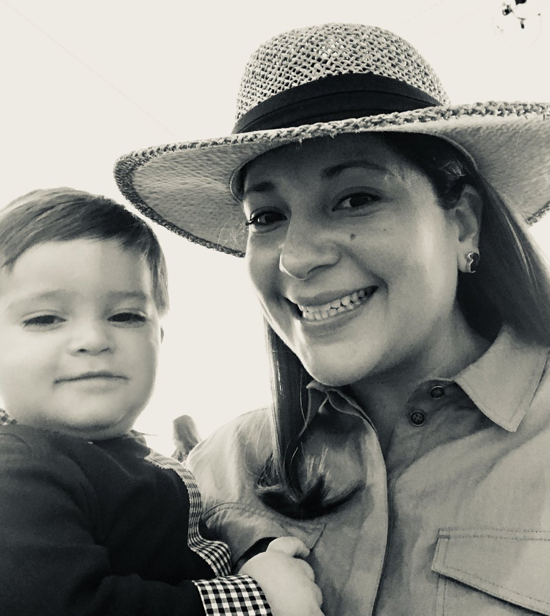 BE_Mooy's tweet photo. Feliz dia de las Madres to the most #GOODER mom in the whole wide world!
#TYILYDYM for all you do for our boy! https://t.co/ZFsw0nQQnb
