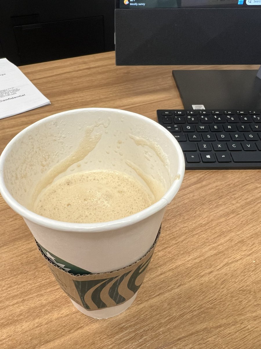 dipa1271's tweet photo. @Starbucks this is a cheat 
Ordered med cuppacino &amp; this is what it is less then 1/2 
U charged me $6 for med drink &amp; it’s less then small 🤔 @Starbucks @StarbucksNews @starbucksdeals https://t.co/d0qGeiFQOW