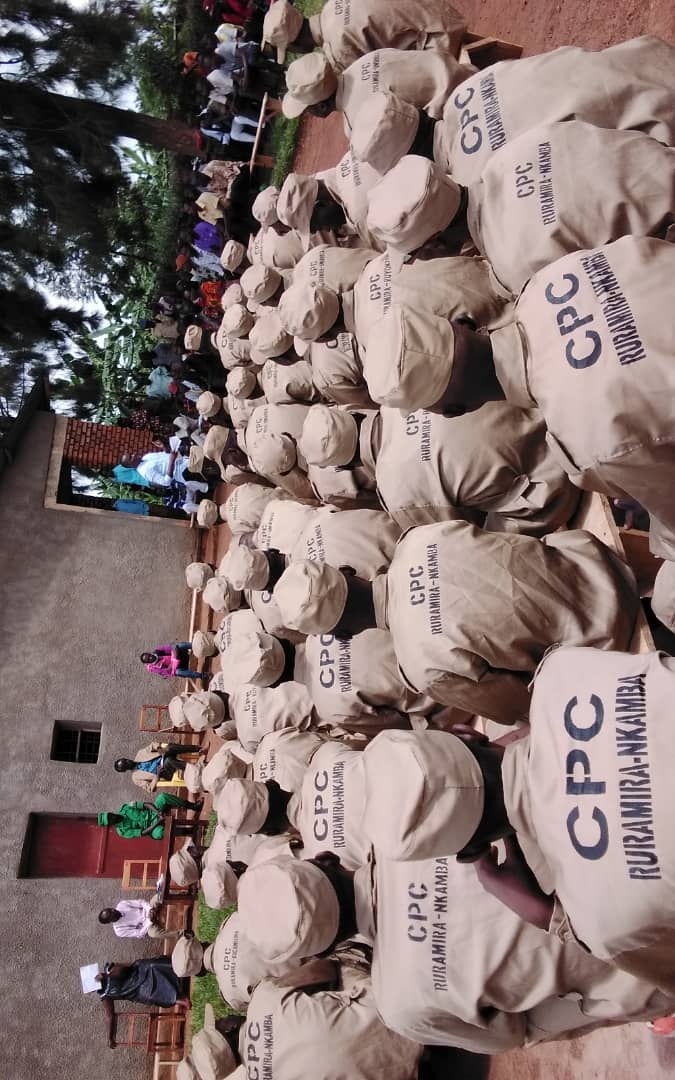 KayonzaDistrict's tweet image. Murwego rwo kurushaho kwicungira umutekano mu midugudu n&apos;amasibo,mu Karere hose  hatangijwe gahunda  ya #CPCs (Community Policing Committees) b&apos;inyangamugayo batowe mu midugudu bashyizweho mu rwego rwo kunganira mudugudu na Mutekano gucunga, gukurikirana no kugenzura Amarondo .