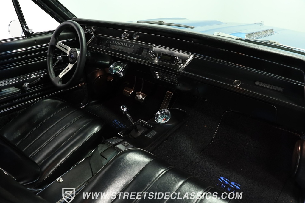 streetsidecars's tweet photo. This 1966 #Chevrolet #Chevelle SS 396 #L78 features a 396 L78 #V8 paired with a 4-speed manual transmission. See more of this car here: https://t.co/iSS3NnTk59 https://t.co/wbqClTrpgK