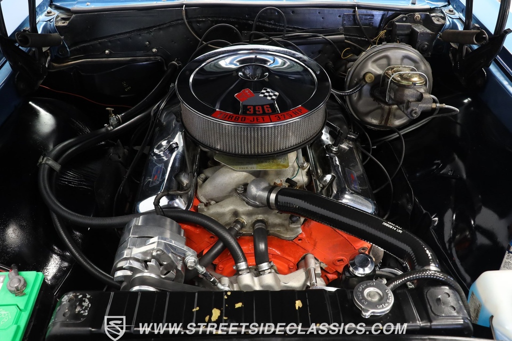 streetsidecars's tweet photo. This 1966 #Chevrolet #Chevelle SS 396 #L78 features a 396 L78 #V8 paired with a 4-speed manual transmission. See more of this car here: https://t.co/iSS3NnTk59 https://t.co/wbqClTrpgK
