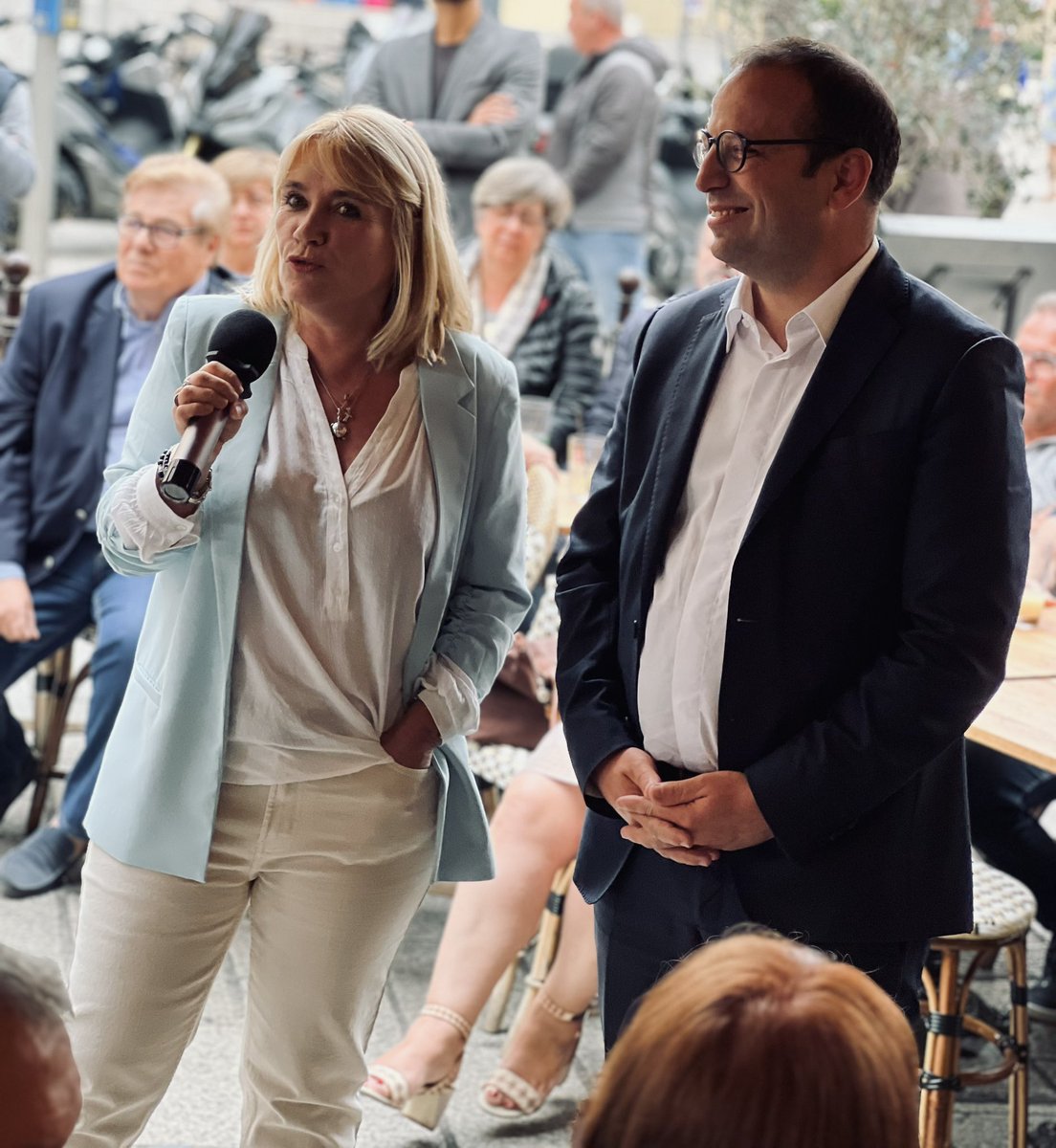 JustiiineeH's tweet photo. Retour sur une belle soirée @HorizonsLeParti , merci @AnneRamos06 et @anthony_borre pour ces instants de partages, de convivialité et de retrouvailles. Quel bel Horizon !! #filbleu @HorizonsJNice https://t.co/JEty3hnUKQ