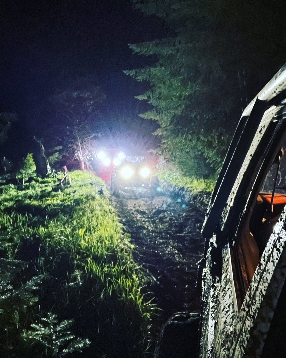MidRdAdventure's tweet image. Muddy night riding ❤️ our happy place!