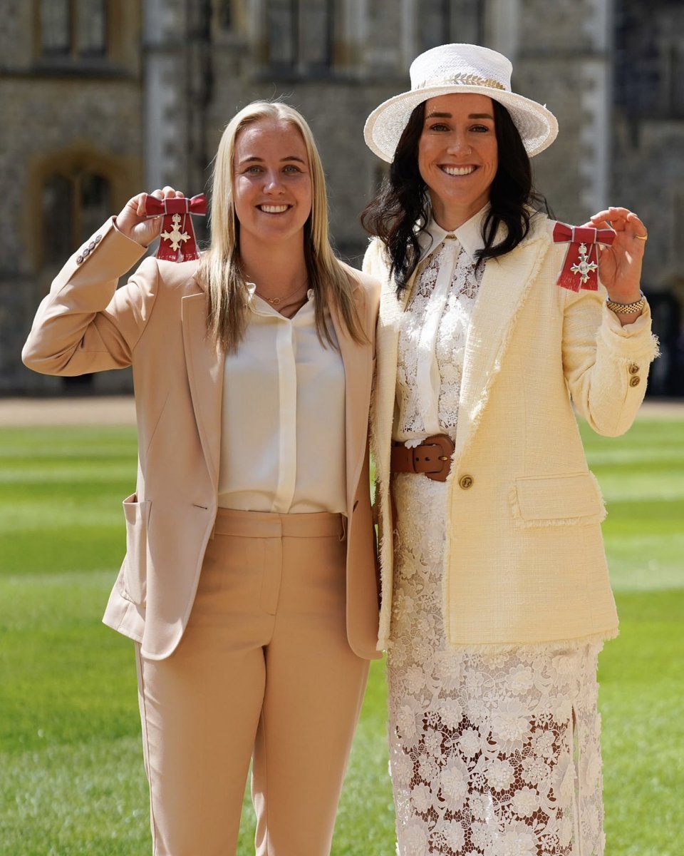LucyBronze's tweet photo. Incredibly honoured to receive this MBE award🎖a real privilege to be recognised for something I love doing everyday. 

And an amazing day spent at Windsor castle… the Bronze and Mead clan together 🫶🏻👯‍♀️

Thank you everyone who's supported me along my journey! 💛 https://t.co/J7sDA0mDlz