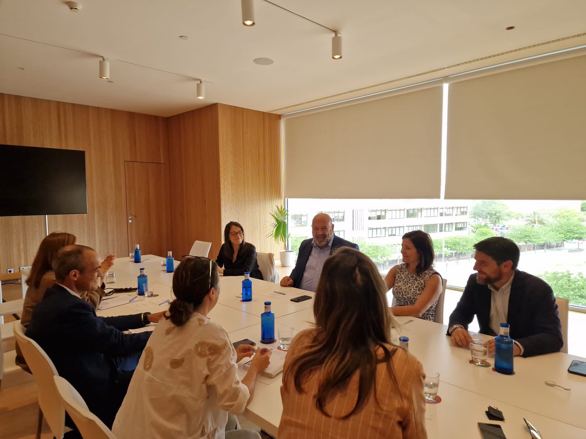 Nuestro candidato, <a href="/JaimeMartinez/">Jaime Martínez Llabrés</a>, y nuestro número 2, @javibonetd, se han reunido con <a href="/MallorcaCB/">Mallorca CB</a> para hablar del turismo de congresos en Palma, de la necesidad de avanzar hacia un modelo de calidad y para explicar nuestro proyecto turístico para la ciudad.

#EstrategiaPalma2035