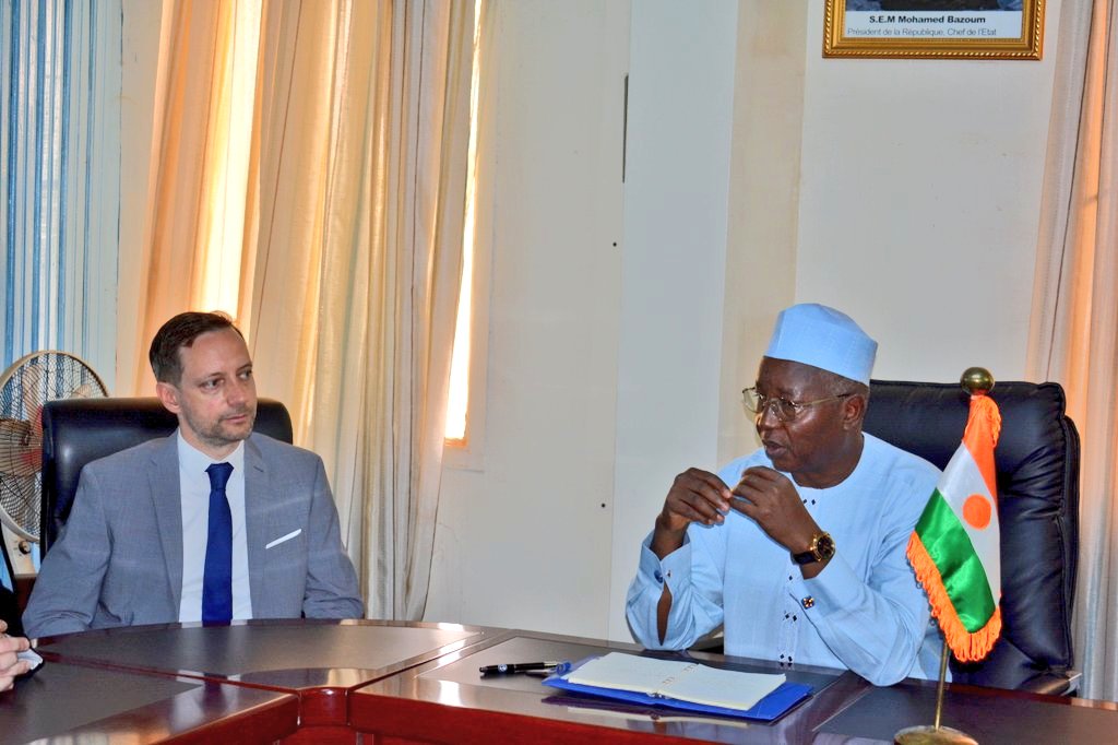 J´ai reçu  dans la matinée  de ce mercredi 10 Mai 2023, une mission #hongroise conduite le Secrétaire d´Etat aux affaires étrangères .1/3