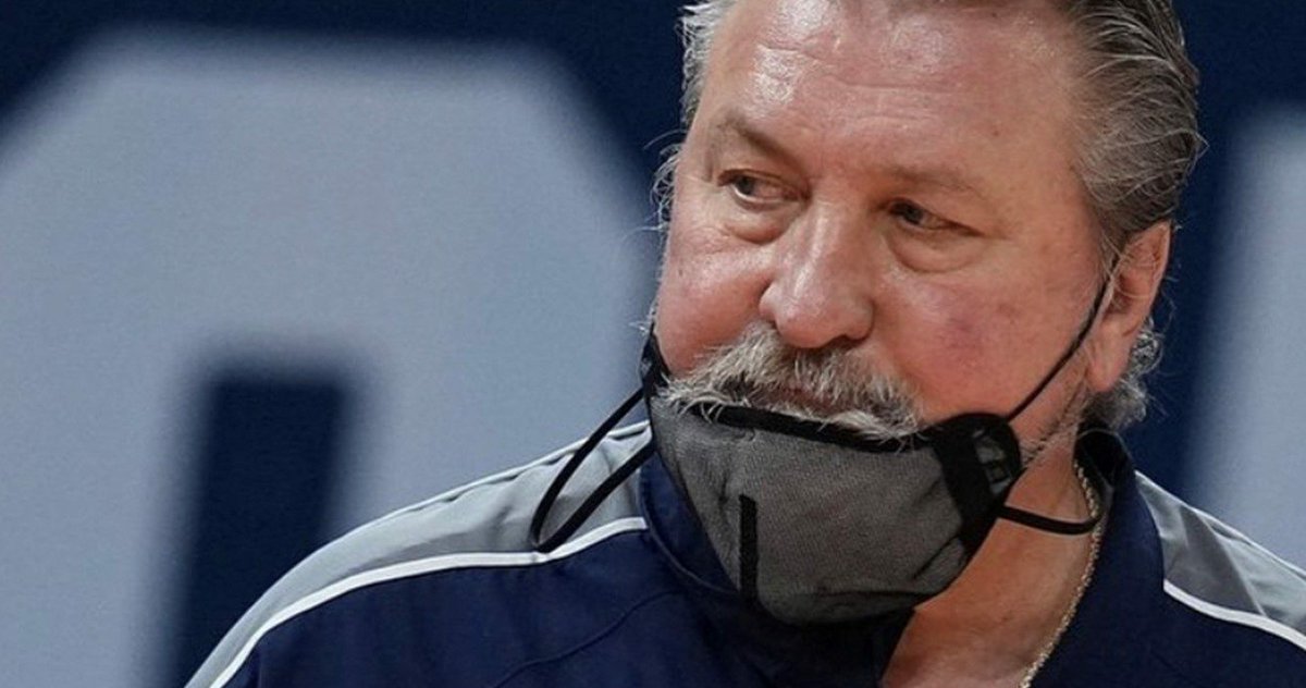 instinctmag's tweet photo. WVU Coach Bob Huggins Casually Drops Numerous Homophobic Slurs On Radio Show #Sports #LGBTdiscrimination #ourgaylife #Homophobia  https://t.co/QluAQvyT95 https://t.co/xzWPLxXHoc