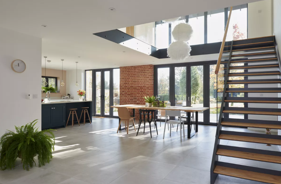 GlassHouseDG's tweet photo. Barn houses are an architectural style which offers rustic character alongside modern, open-plan living — find out what to include in a barn-style home: https://t.co/yKB6RraXbL #barnhouses #architecture #homebuilding https://t.co/6ZWngrgLdY