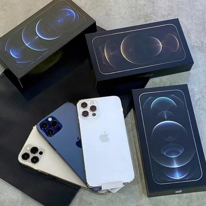 GetFreeIphone13's tweet photo. "GIVEAWAY ALERT. Get ready to upgrade your phone game with the brand new iPhone 13! To enter, follow, retweet, and tag 3 friends in the comments. Don't forget to visit the profile link and submit your details to complete your entry. Good luck! 🍀 #iPhone13Giveaway #TechGiveaway" https://t.co/x51avygXOS