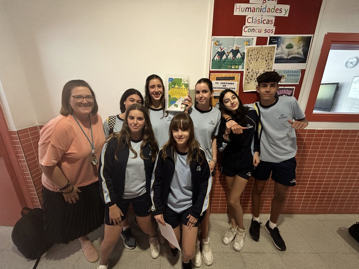 CCMiramadrid's tweet image. 🇩🇪 Sprechtraining macht Spaß 🇩🇪

Los alumnos de Primaria y Secundaria que se presentan a los exámenes oficiales del Goethe Institut practican la parte oral gracias a los apoyos de Sprechtraining para A1-A2-B1 todos los mediodías.

#colegiomiramadrid #miramadrid #googlereference