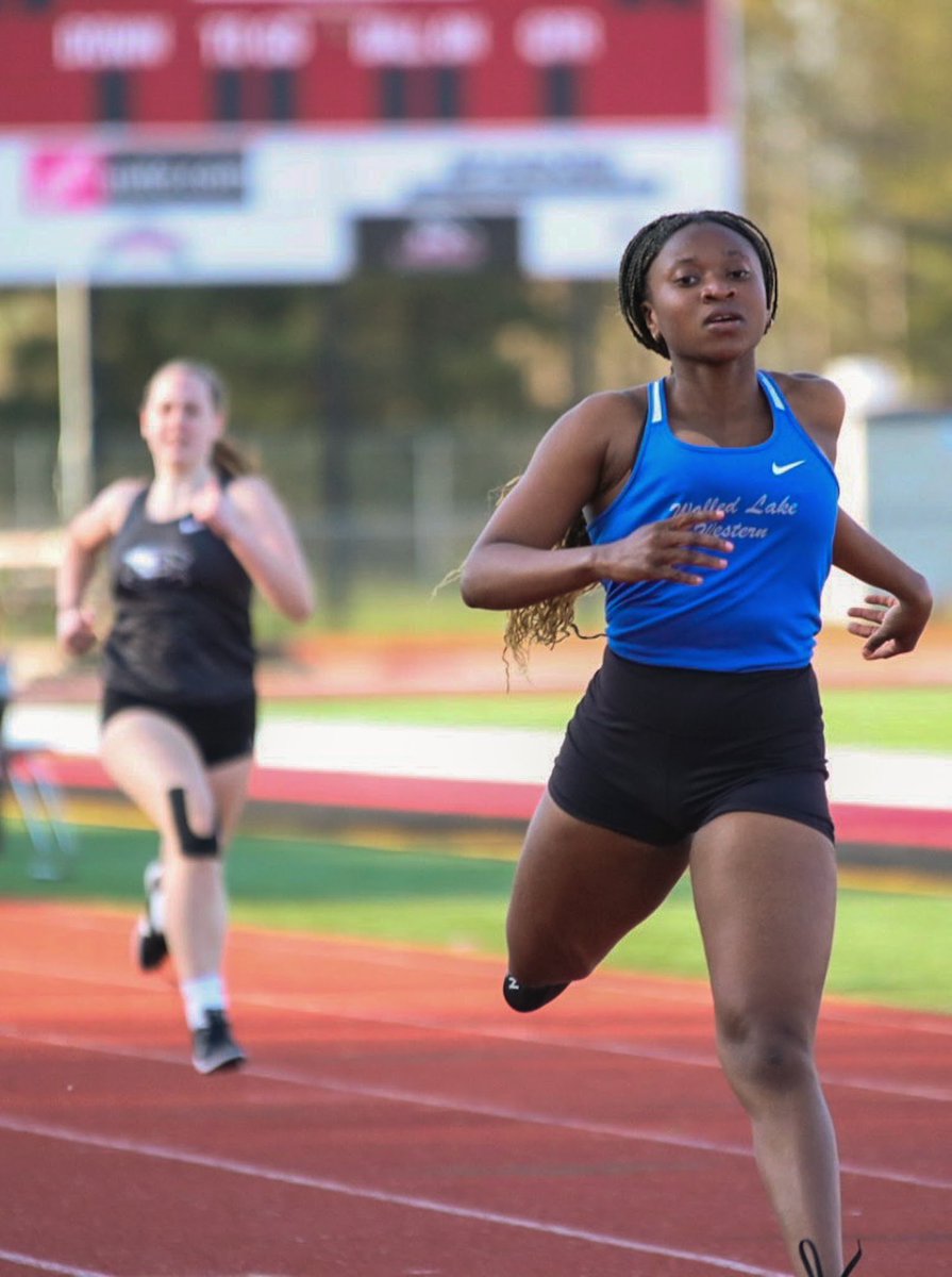 Yesterday was our last Double Dual of the season‼️Good job to all of our athletes who competed against South Lyon East and Milford. Both the boys and girls team won against SLE. HUGE congrats to the boys 4x2, 4x1, and all of the girls relays for their 1st place finishes!👏🏻