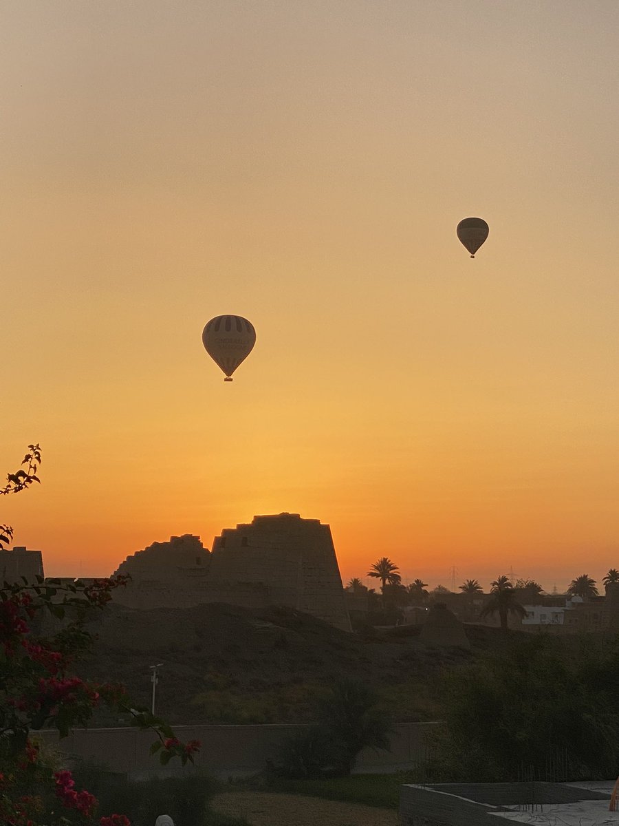 One of my last mornings in Medinet Habu. The view never disappoints and your coffee always tastes good.
#Egypt #MedinetHabu #Luxor #sunrise #visitEgypt #travel #balloons #Egipt