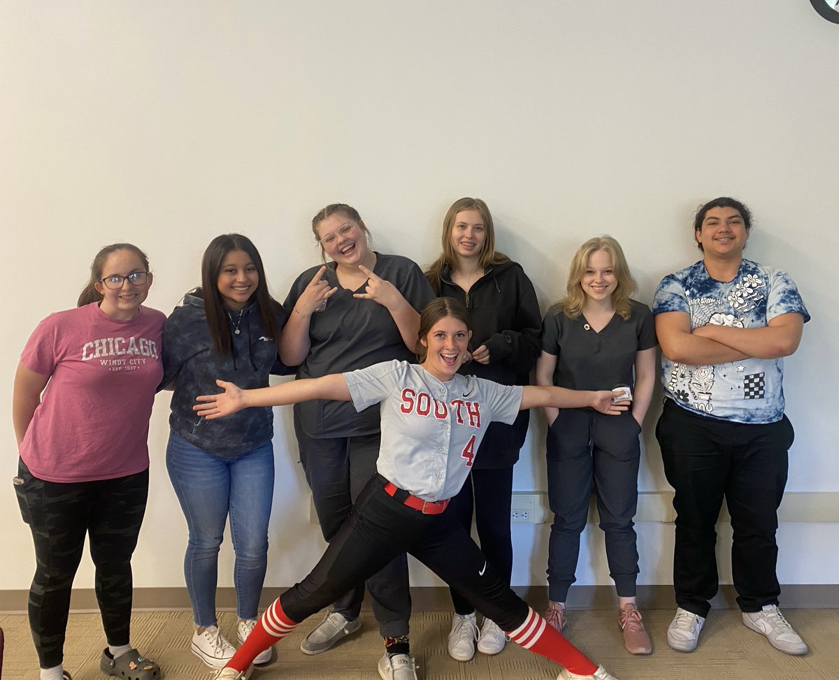 westcentralcte's tweet photo. Look at these brand new CNA's! 🩺 Here's just a portion of Mrs. Franklin's Pre-Nursing class who passed their state CNA testing last week! Congratulations! #cte #cna #prenursing https://t.co/ba4yBASjKq
