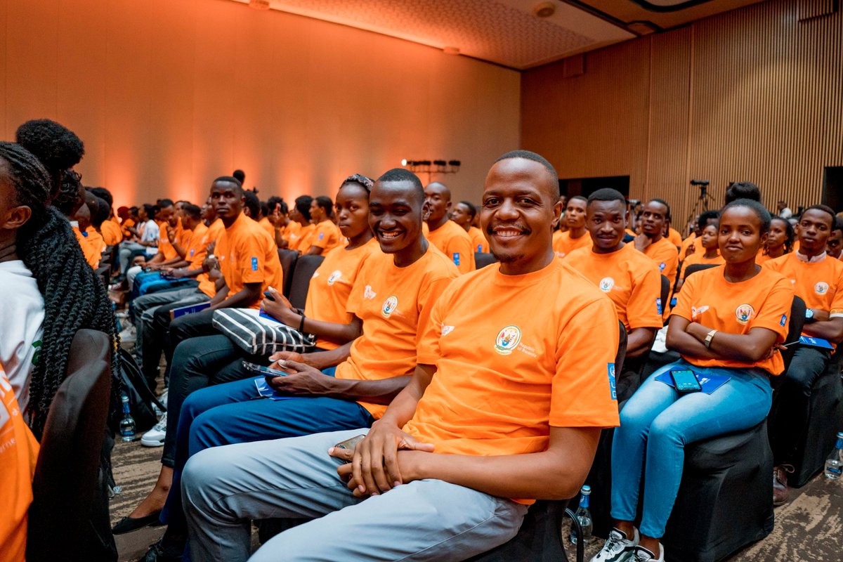 EUinRW's tweet photo. 🎆Momentous occasion this afternoon as we launch #AgukaProgram together with @UNDPRwanda @RwandaYouth @RwandaICT. We are proud to support this unique programme that will expand socio-economic opportunities for young Rwandans.
#EU4Youth https://t.co/EfoZbSY1X4