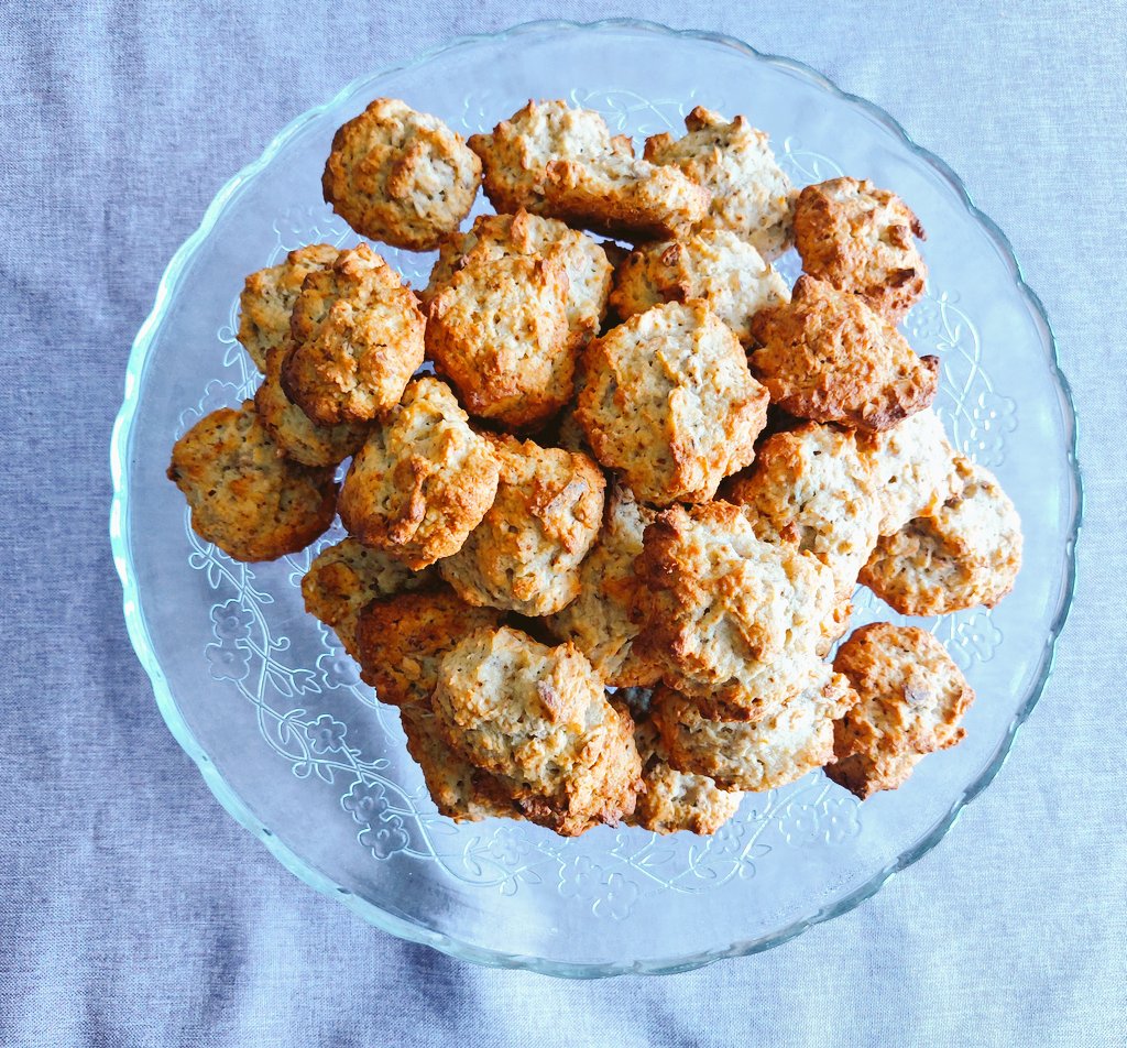 mybrainfudge's tweet photo. Ich kann nix dafür...
Die Langeweile ist Schuld. 
Echt jetzt!
#Backwahn #Cookies #WasDaUndMussteWeg https://t.co/jmf2TMBRfb