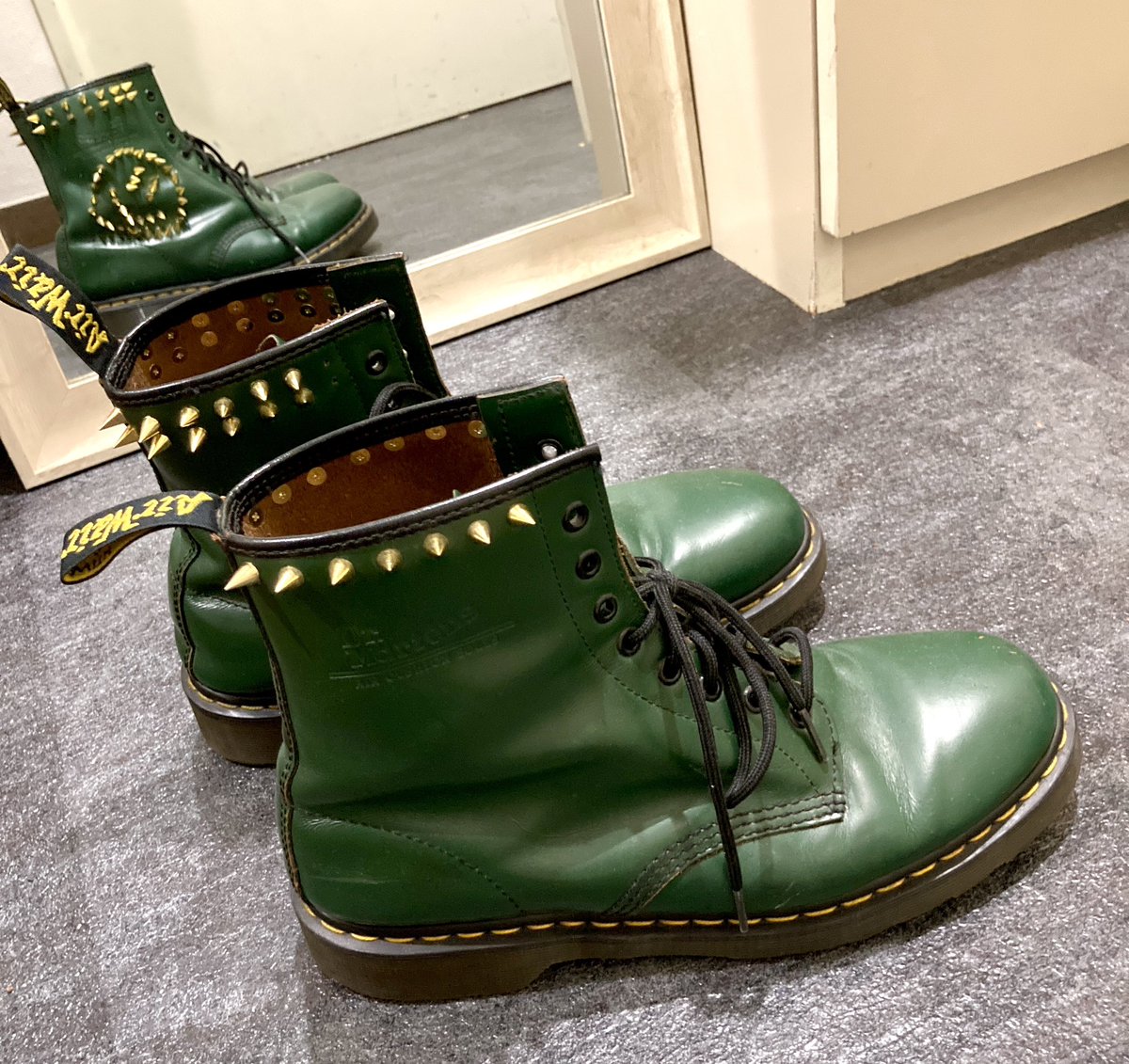 AaZz0852's tweet photo. DR. MARTENS 8hole

original custom prototype
accept custom order
price/delivery ASK

#drmartens https://t.co/xYVNGShgXV