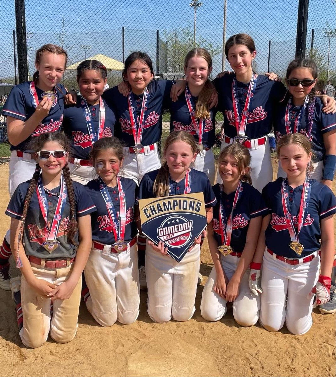 Congratulations to our 11U Sakellaris team for winning <a href="/GameDayUSASB/">GameDayUSA Softball</a> Silver Series Championship in Elgin over the weekend.  The Windmills took the title in exciting fashion with a walkoff hit in the championship game!  Totally clutch ladies!!