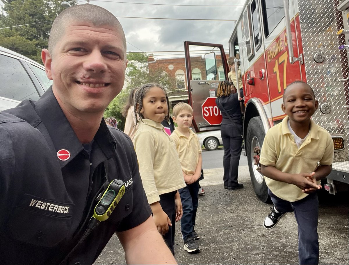 dcfireems's tweet photo. Children from @BurroughsES recently paid a visit to Engine 17 on Monroe St in @BrooklandBridge. They met their local firefighters and learned how we keep them safe. Every day is a community day. #DCsBravest https://t.co/6lse66Uja1