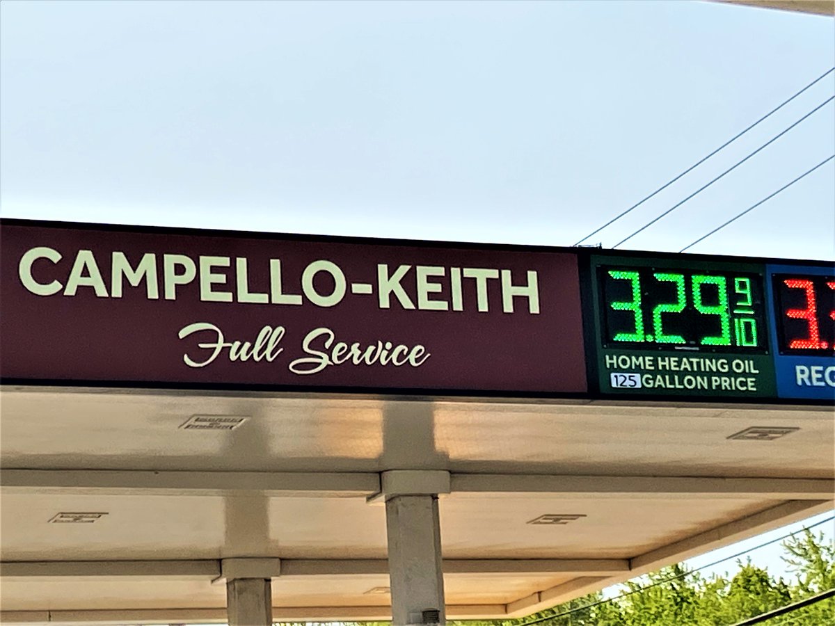 The price of home heating oil has gone down! Call the office or click the link in our bio to place an order today! Get a discount when you receive 125 gallons or more!
#campellokeithoil #brocktonma #homeheatingfuel #petroleumservice #smallbusiness #brockton