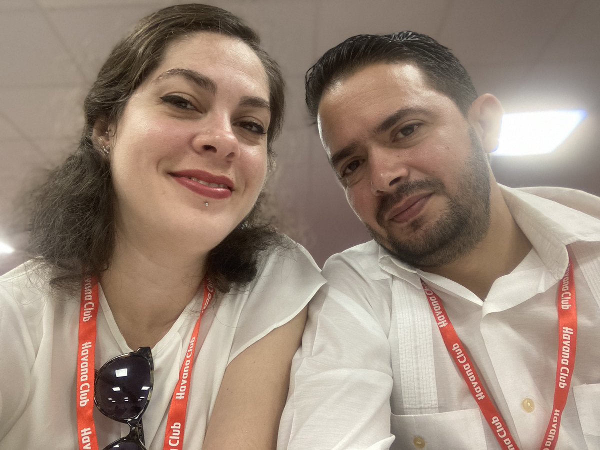 AmiPonce_90's tweet photo. Segundo día de sesiones científicas en el evento #sisa2023. Hoy participamos en la Sesión de Gestión del Conocimiento y la Innovación.
#inisav #cubanscience #conocimientoeinnovacion https://t.co/PPC2gk4q18