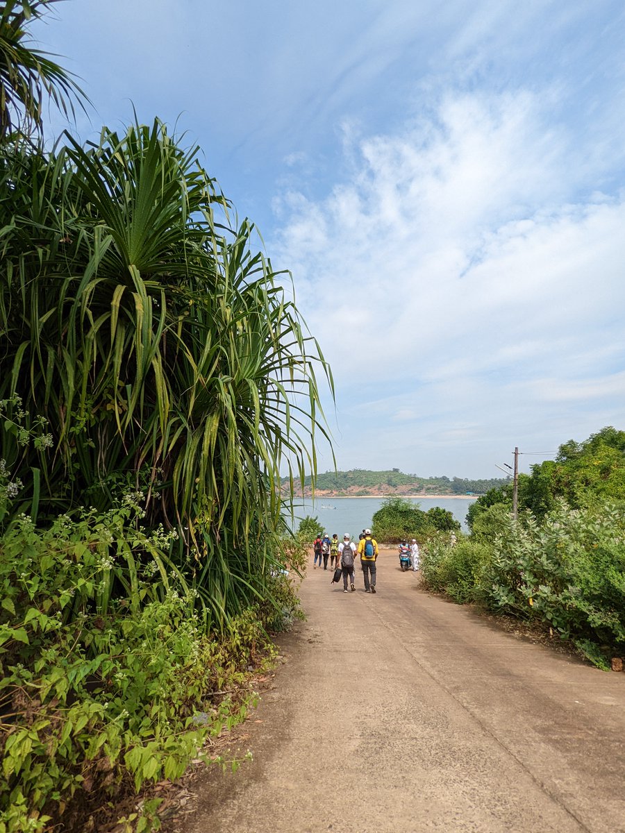 Pneel12's tweet photo. Day 1 Gokarna (Part 1)
Shot On: #pixel6a @madebygoogle 
#karnataka #karnatakatourism #gokarana #gokaranabeachs #gokaranabeachtrek  #travel #travelphotography #travelindia #IncredibleIndia  #explore #googleindia #googlepixel #madebygoogle #googlepixel6a #teampixel @KarnatakaWorld https://t.co/ibWVIltAZh