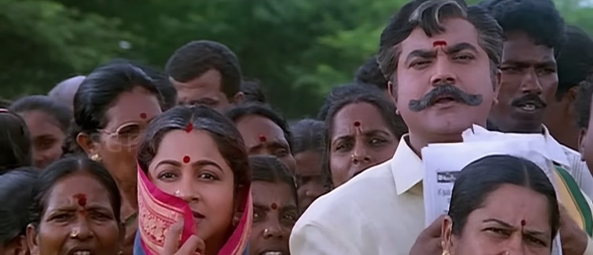 AbdulMukshith7's tweet image. Frnd - Avlo than macha inime avala pathi nenaika maten....💔

He after 10 years at her marriage

#muxi