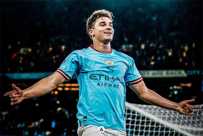 ManagingBarca's tweet photo. 🚨 Julian Alvarez could be an option for FC Barcelona this summer; he can be signed on a loan deal - it is complicated, but not impossible. @JoanFontes https://t.co/qjW4aeBkhp