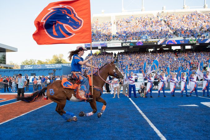 TheGBCoach's tweet photo. Boise State’s “Bronco Girl” may not be the “official” mascot of BSU, but she is treated as such. @BlueOnTheBlue https://t.co/uCdKTVw45m